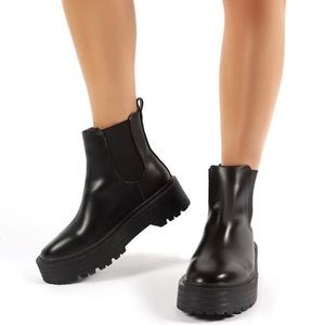 Womens Chelsea Boots Size 6